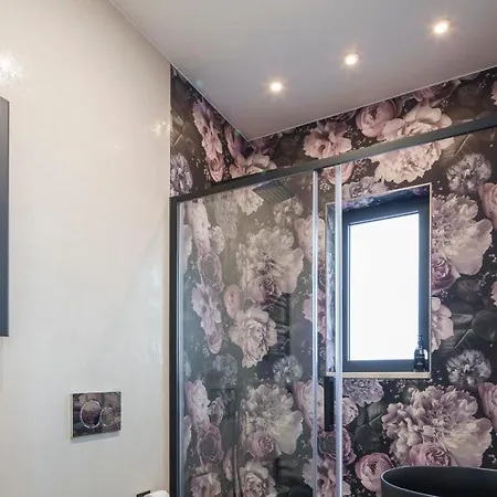 Welcomely - Seamphony Light